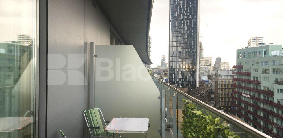 			UNDER OFFER , 1 Bedroom, 1 bath, 1 reception Penthouse			 O Central. Crampton Street, Elephant and Castle/Kennington